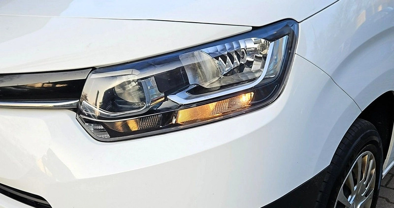 Toyota Proace City cena 99900 przebieg: 76084, rok produkcji 2022 z Sianów małe 301